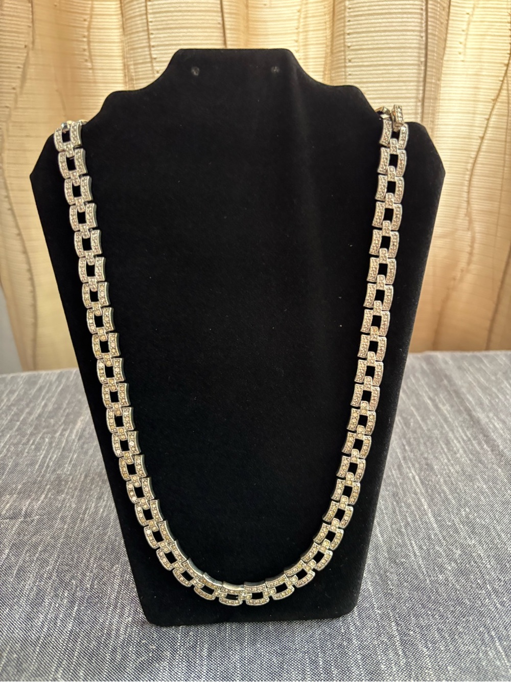 Vintage 1990s Kenneth Jay Lane for Avon Glamorous Rhinestone Collar Necklace NOS